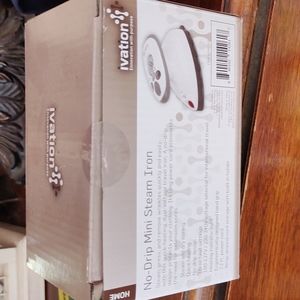 3/$25 NIB Mini Steam Iron Dual Voltage NIB